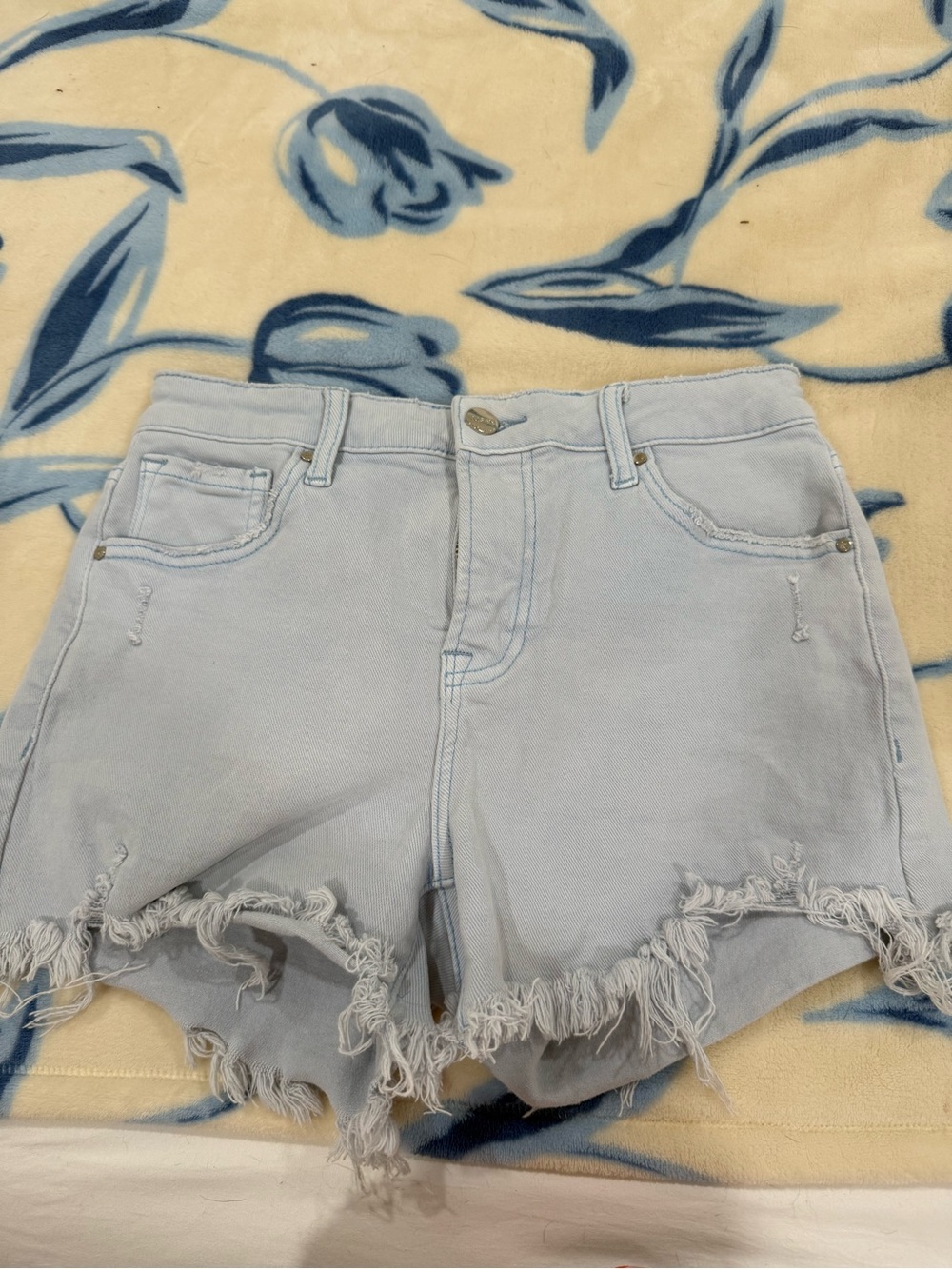Light Wash Frayed Hem Women's Denim Shorts